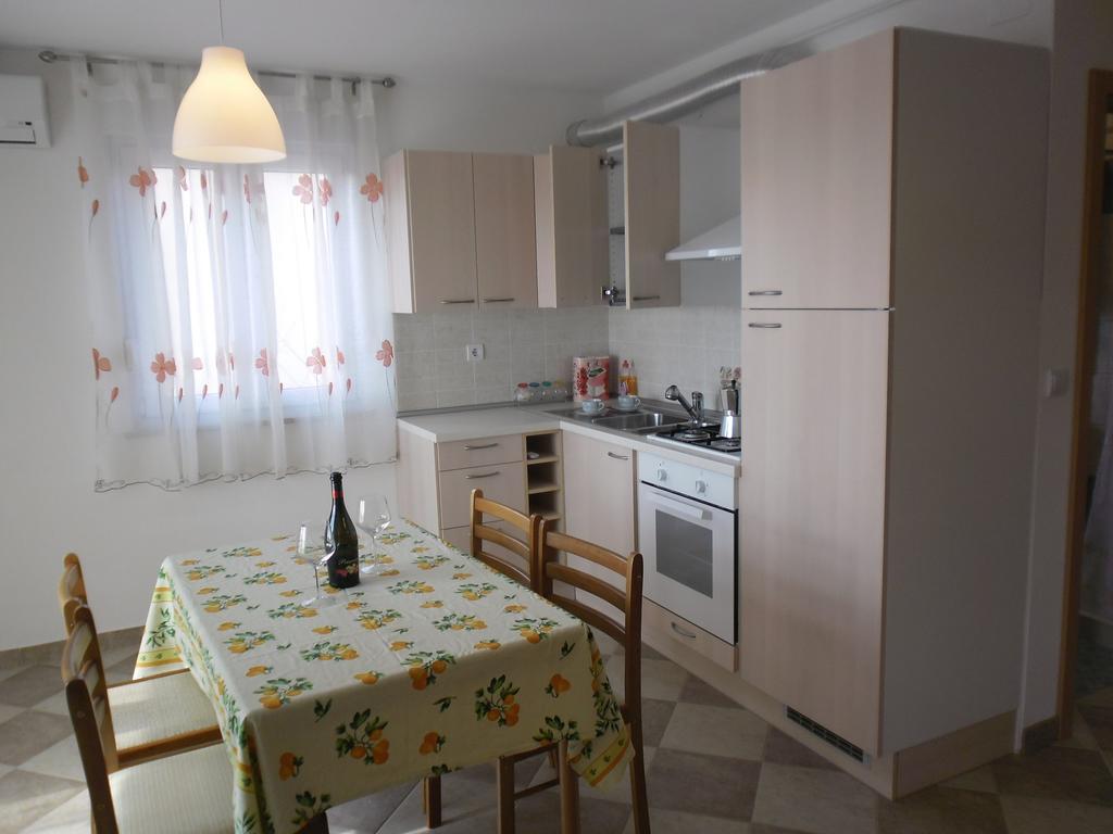 Apartments Mb Πούλα Δωμάτιο φωτογραφία